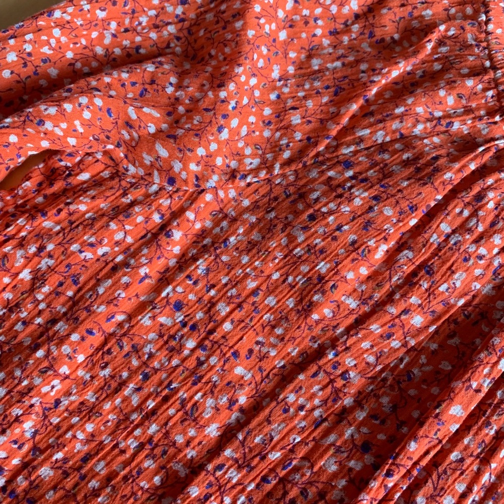 Old Navy top. New without tag. - Picture 3 of 5